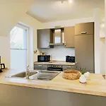 Schilfhaus 96b - *