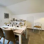 Schilfhaus 96b - *