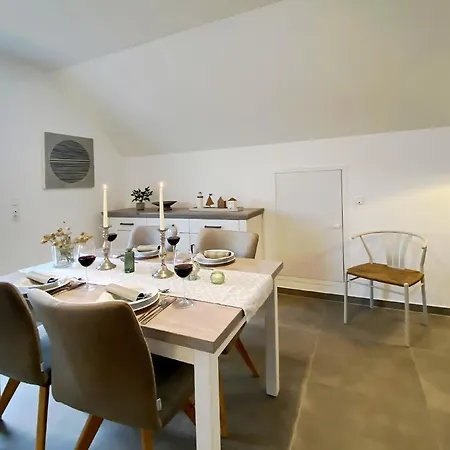 Schilfhaus 96b - *