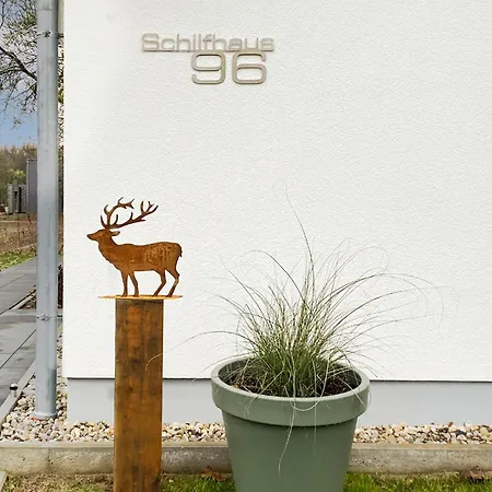 Schilfhaus 96b - *